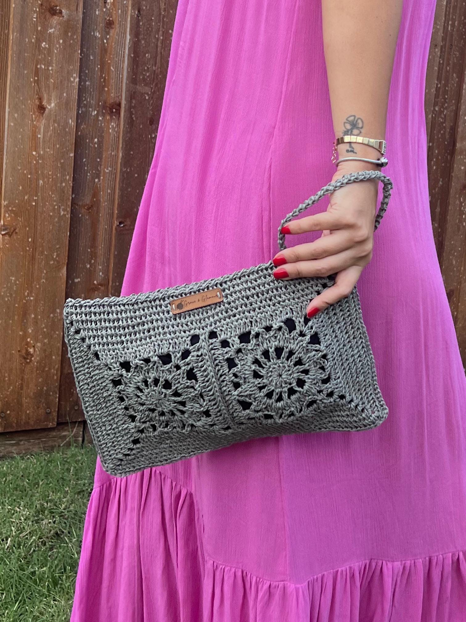Handmade Crochet Raffia Clutch – Gray Wristlet Bag – Boho Summer Purse – Eco Friendly Gift for Her