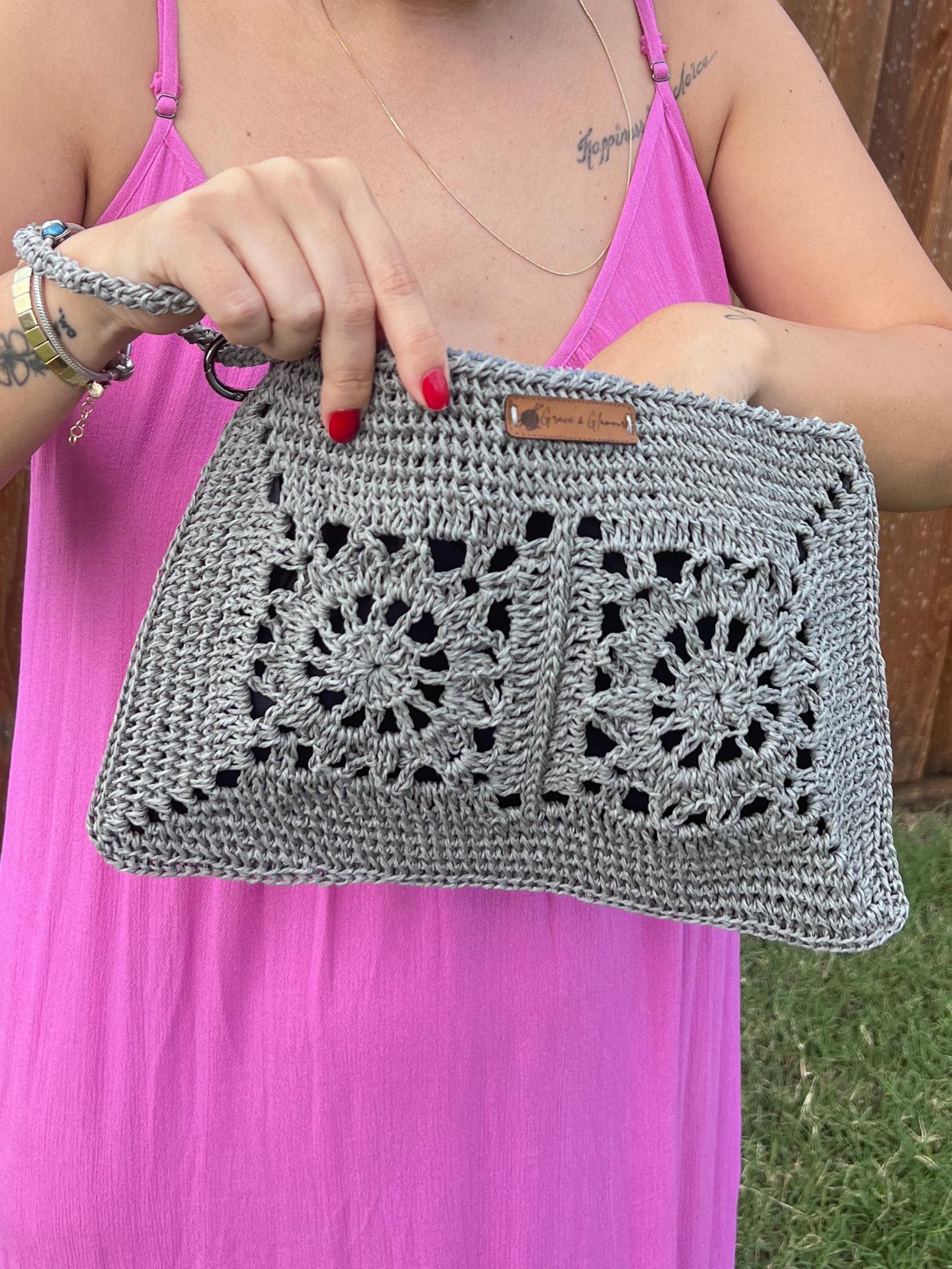 Handmade Crochet Raffia Clutch – Gray Wristlet Bag – Boho Summer Purse – Eco Friendly Gift for Her