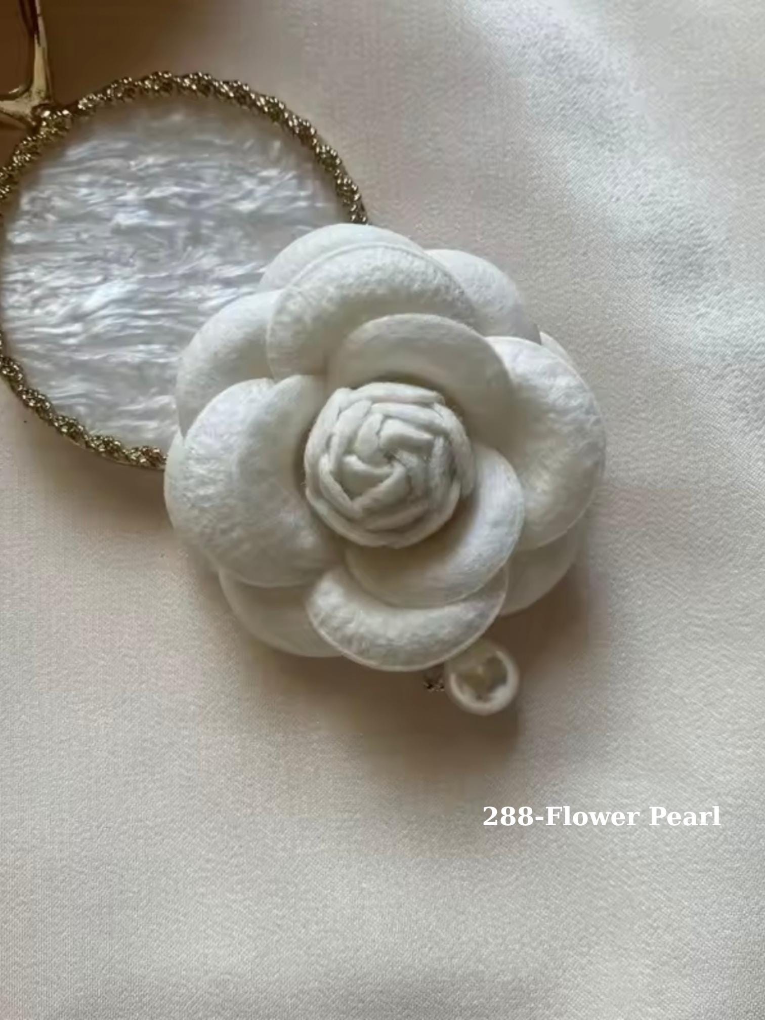Fashion Brooches for Women Retro Vintage Cross Pearl Unique Creative Suit Pin Jewelry Everyday Use Gift for Her