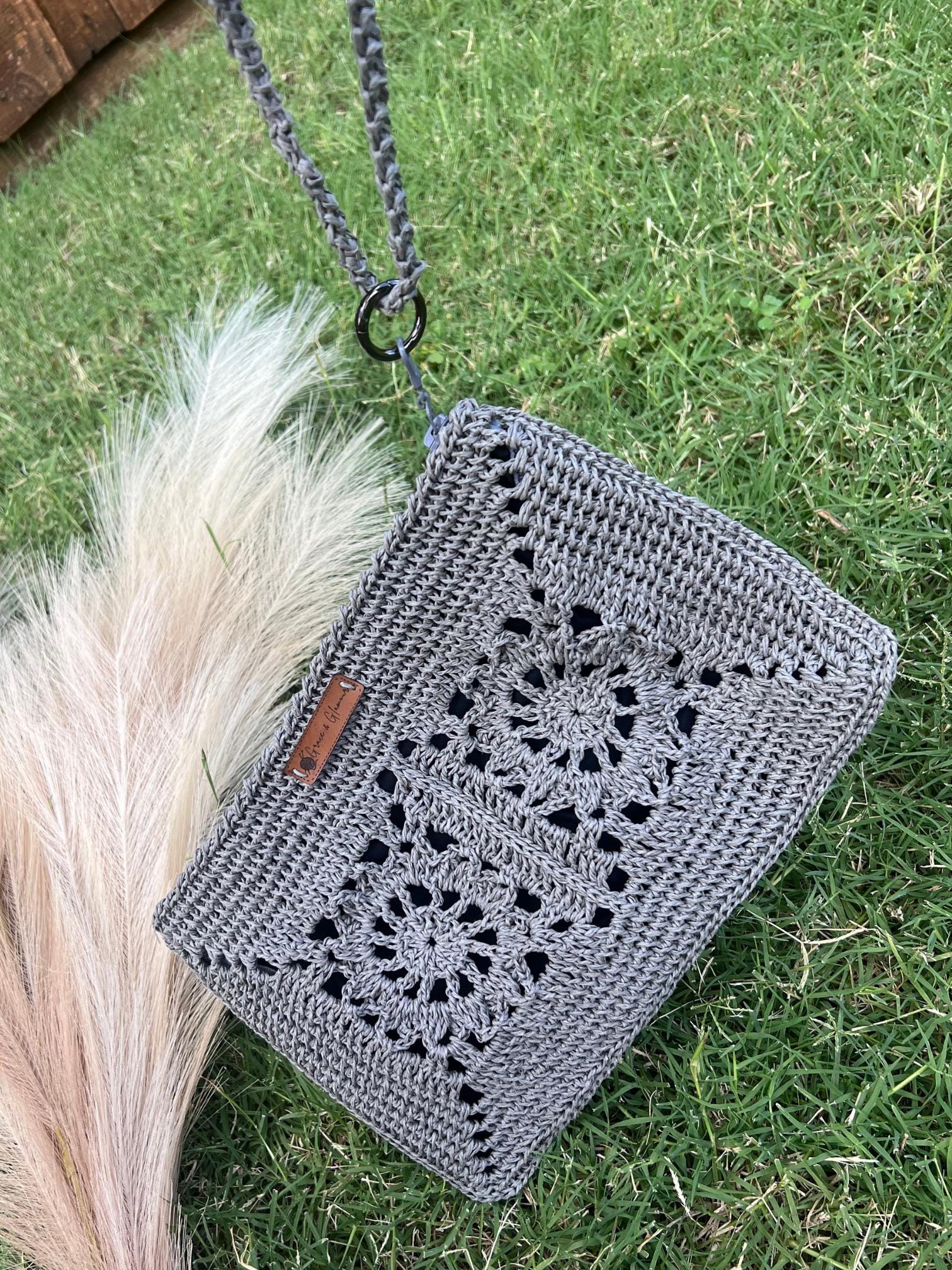 Handmade Crochet Raffia Clutch – Gray Wristlet Bag – Boho Summer Purse – Eco Friendly Gift for Her
