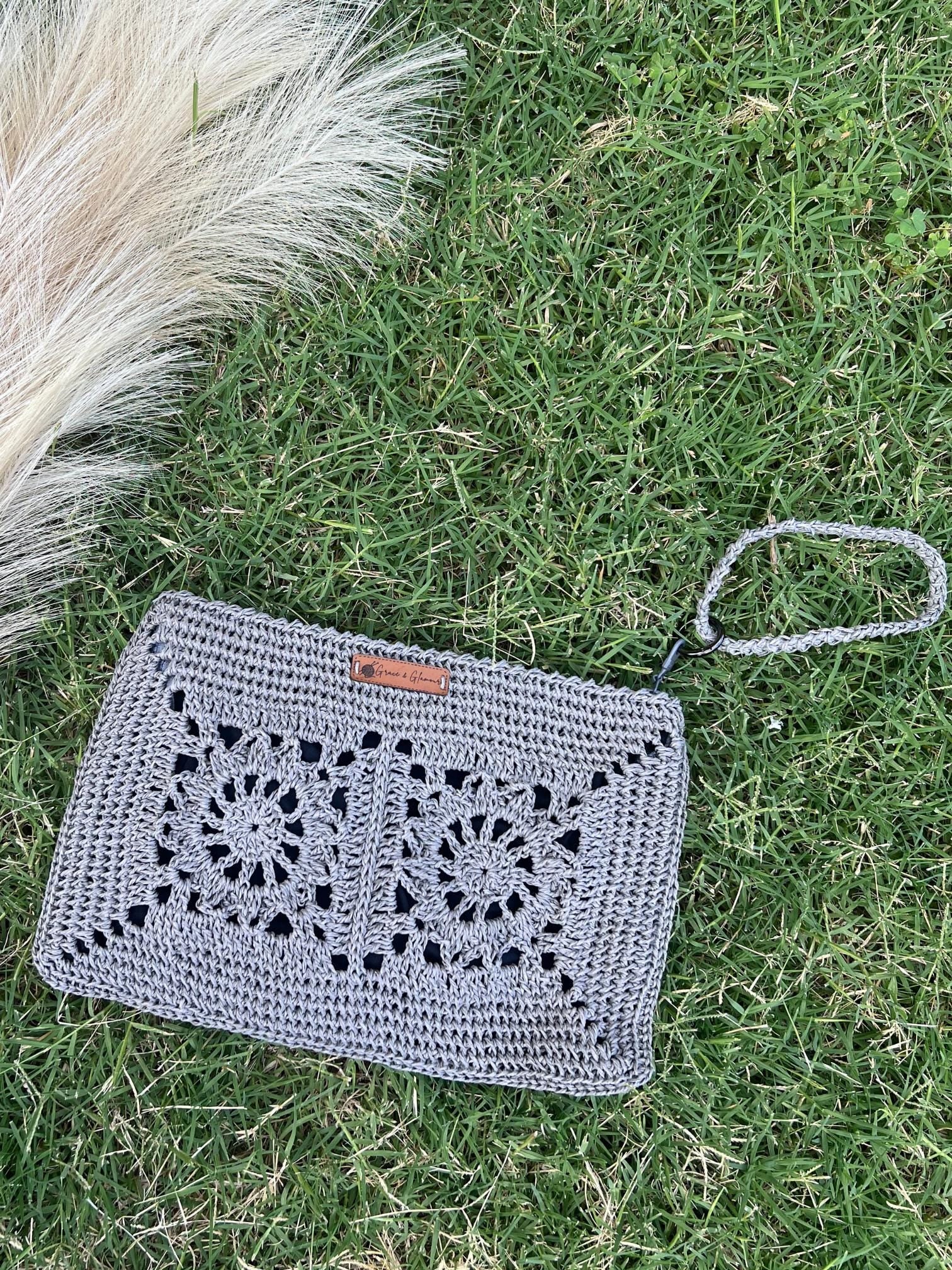 Handmade Crochet Raffia Clutch – Gray Wristlet Bag – Boho Summer Purse – Eco Friendly Gift for Her