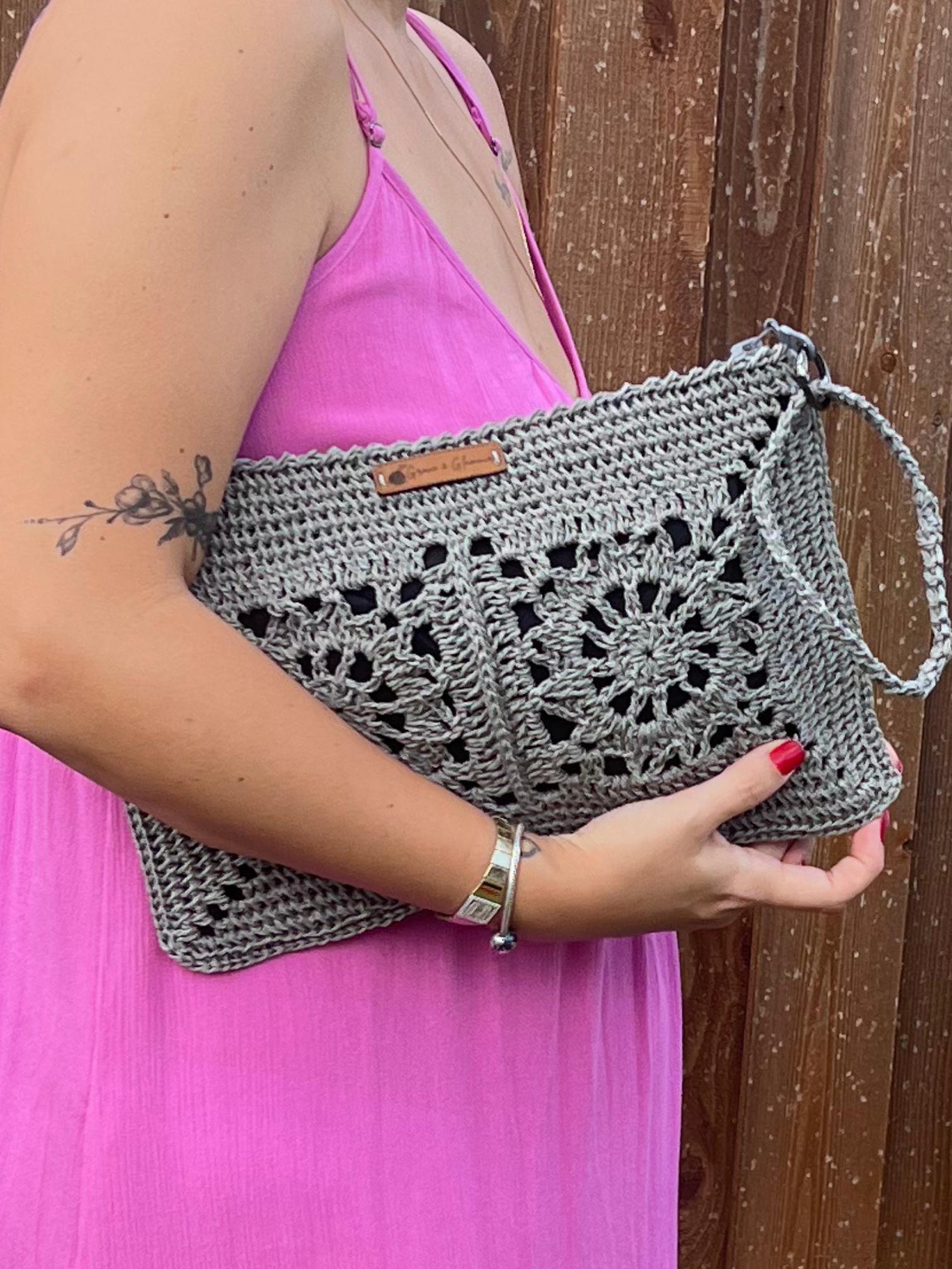 Handmade Crochet Raffia Clutch – Gray Wristlet Bag – Boho Summer Purse – Eco Friendly Gift for Her