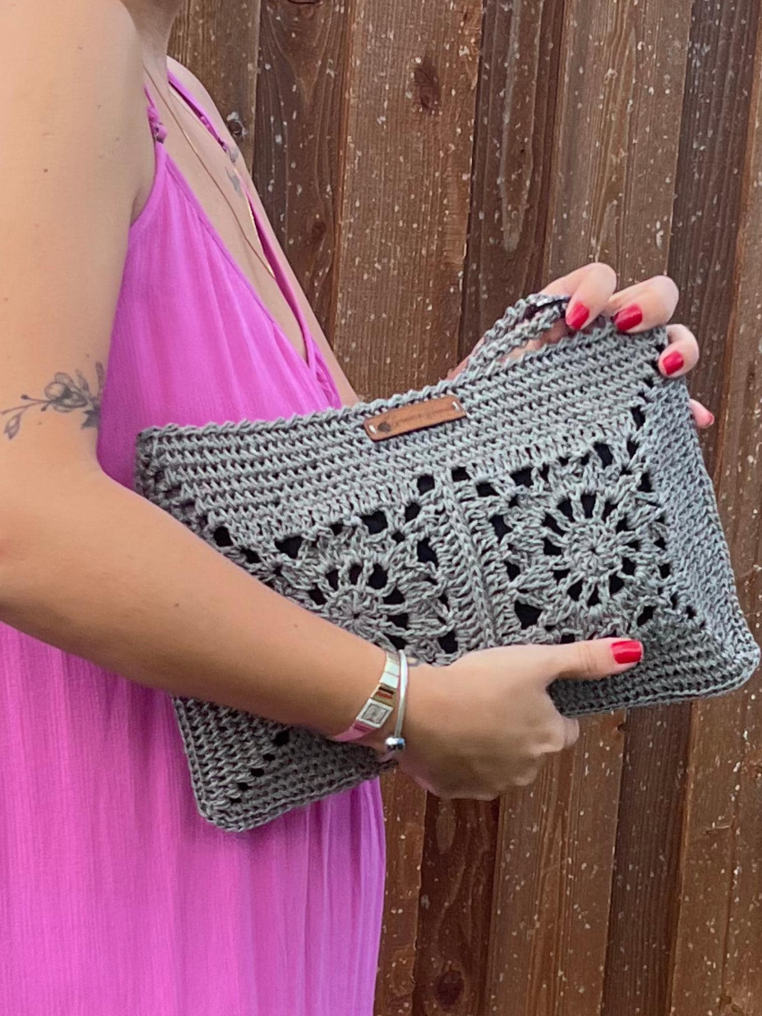 Handmade Crochet Raffia Clutch – Gray Wristlet Bag – Boho Summer Purse – Eco Friendly Gift for Her